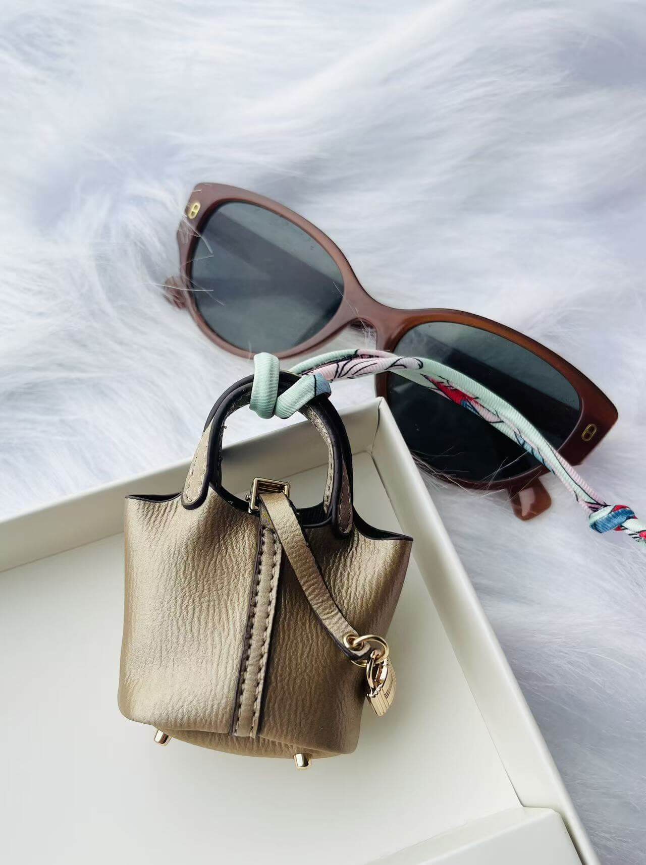 Petite Tote Charm — Luxury Elegant Fashion Multi-Functional Accessory