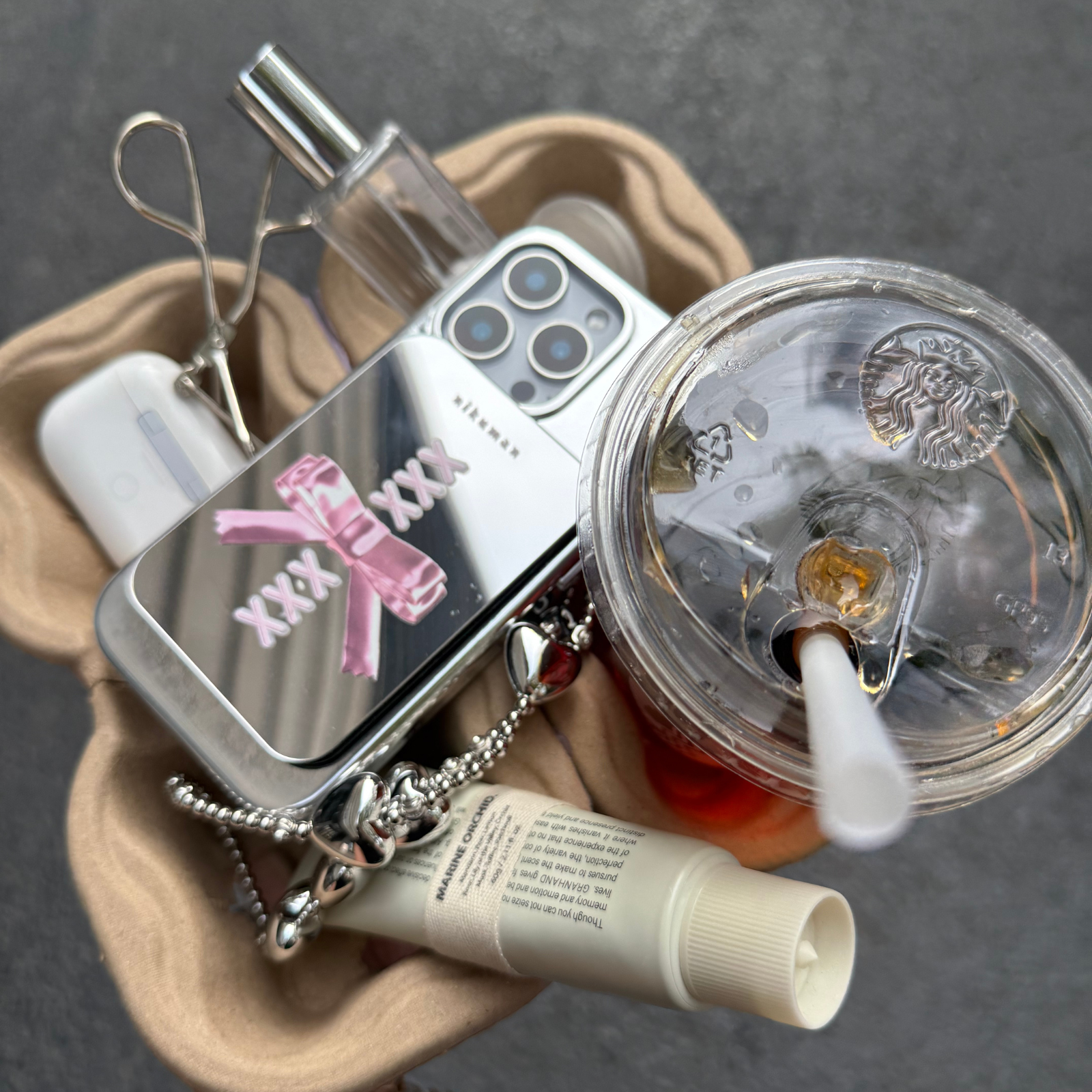 Headturn Bow Snap Mirror MagSafe Cardholder Stand